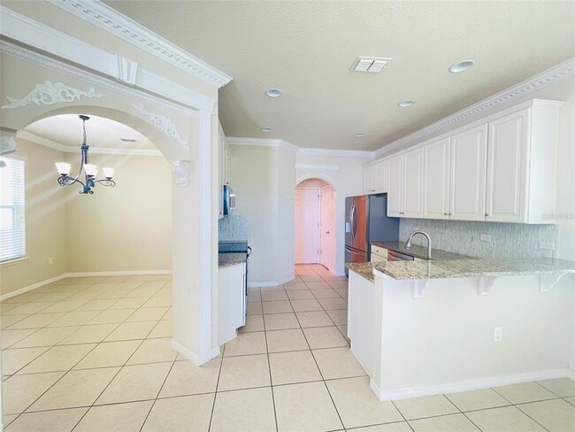Building Photo - 12058 Silverlake Park Dr
