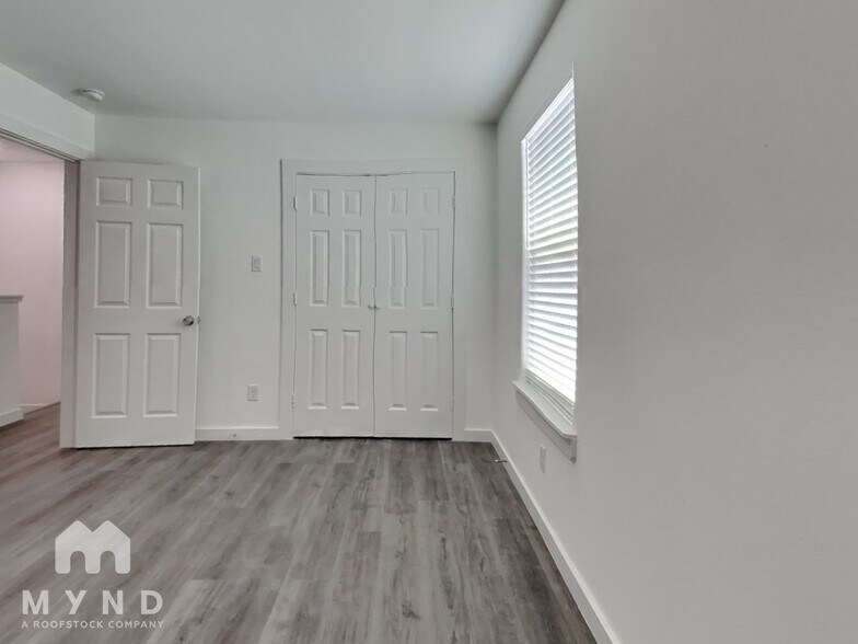 Building Photo - 7629 Sundown Dr