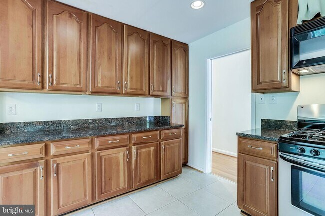 Building Photo - 5225 Old Dominion Dr
