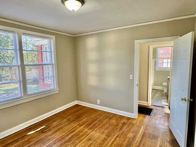 Building Photo - Charming 2-Bedroom Brick Bungalow