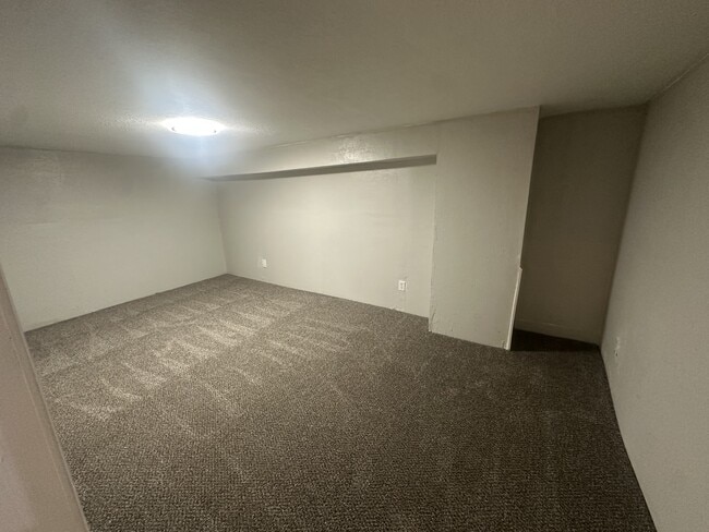Building Photo - 3920 Spruce Ave