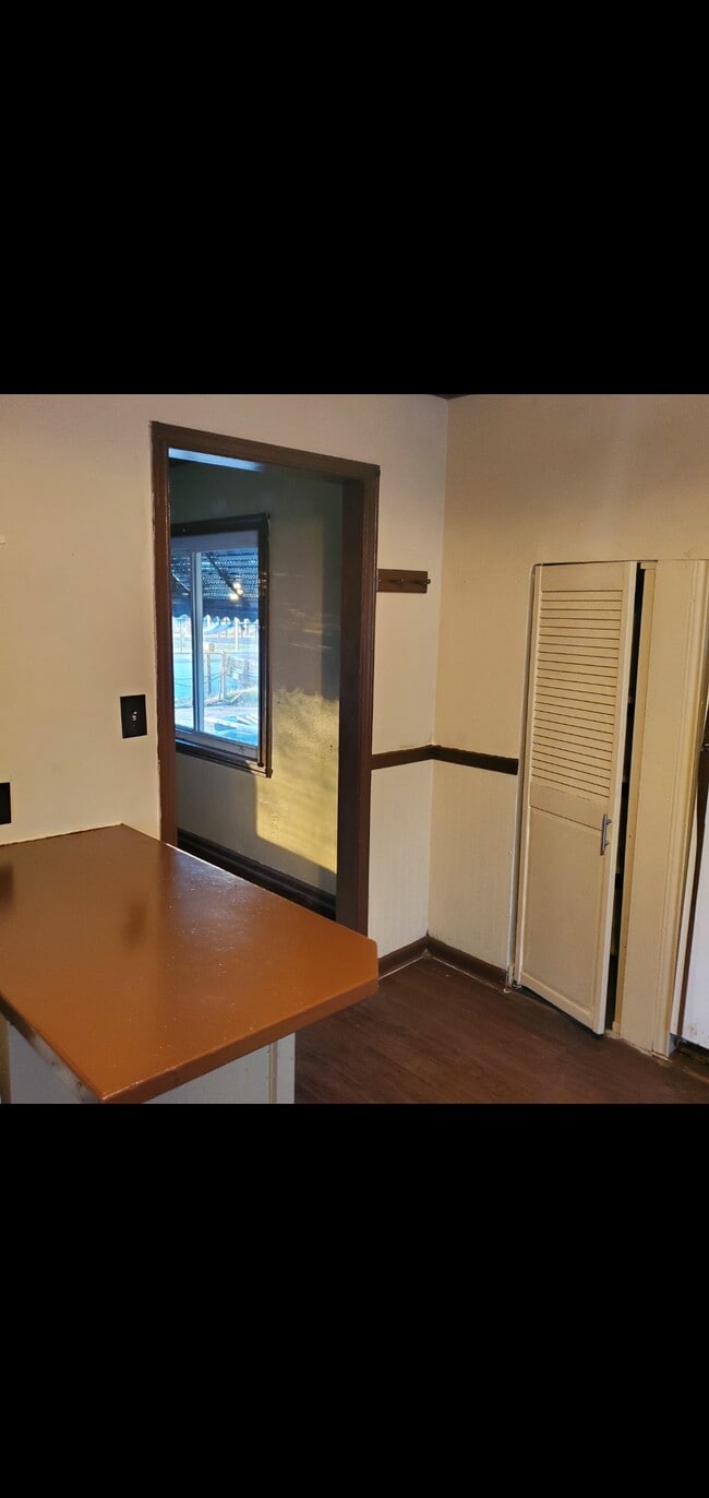 Building Photo - 1403 N Atlanta Pl