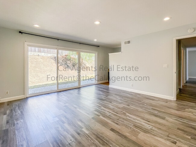Building Photo - 3600 Siskiyou Ct