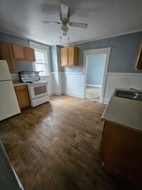 Building Photo - One bedroom unit on West Side