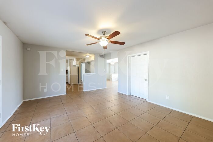 Building Photo - 5702 N 19th Dr
