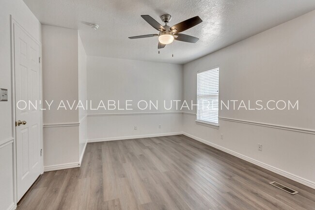 Building Photo - 144 N 1120 E