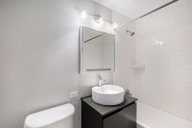 Building Photo - 2Bed/2Bath Condo in Cherry Creek Area!!