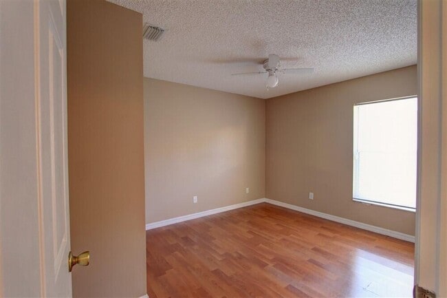 Building Photo - 2477 Deercroft Dr