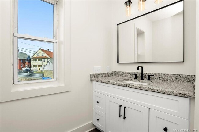 Building Photo - 28 Congress Ave