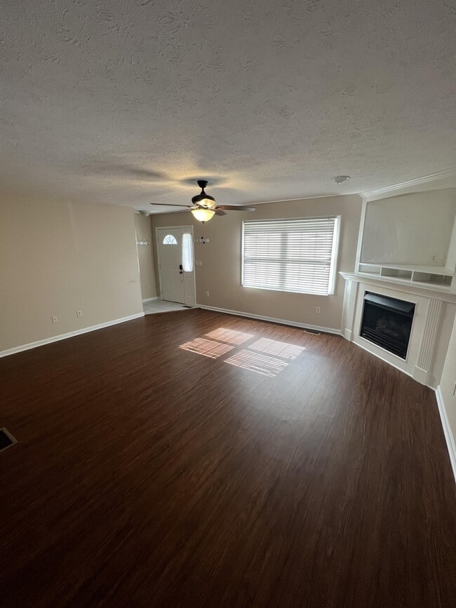 Building Photo - 152 Meadow Ridge Dr