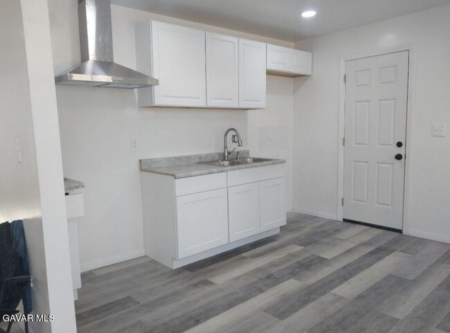 Building Photo - 9129 Kemper Rd