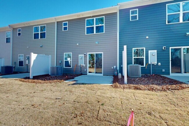 Building Photo - New Construction 3BR/2.5BA Townhome in Monroe