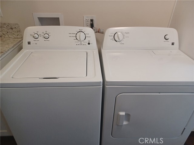 Building Photo - 465 W Windsor Rd