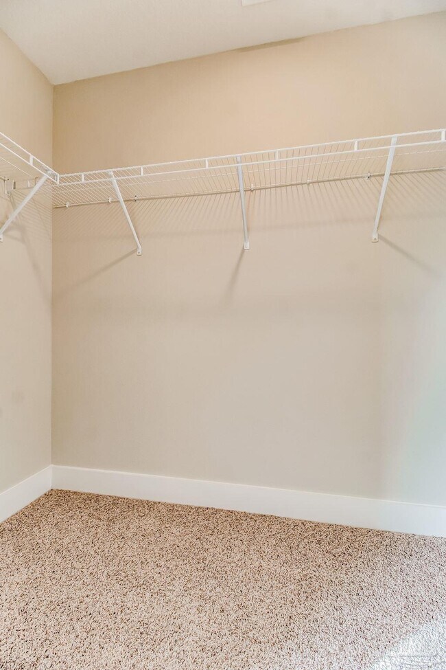 Building Photo - 1528 Farragut Way