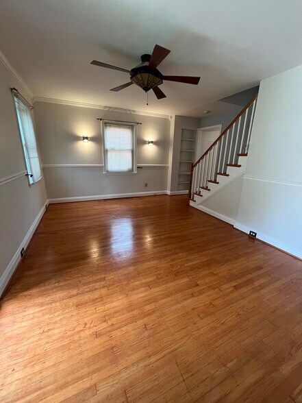 Building Photo - 915 Argonne Dr