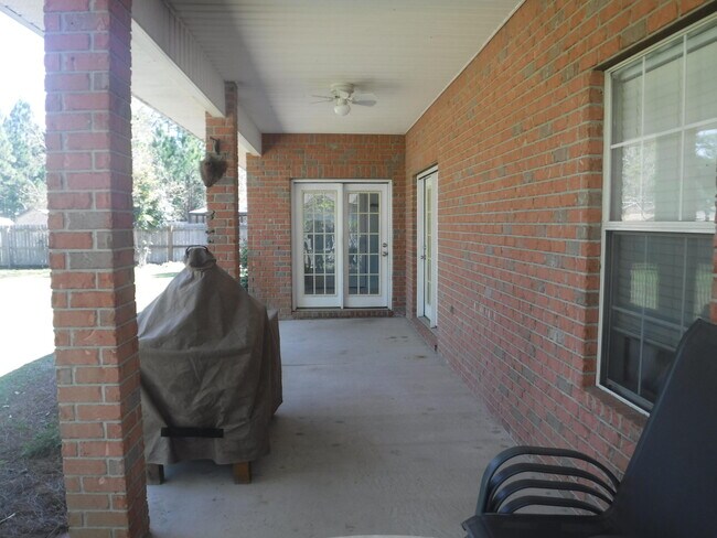 Building Photo - 7546 Pepperwood St