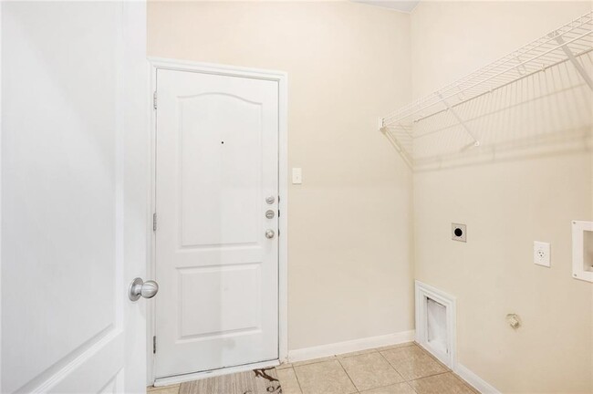 Building Photo - 2205 Independence Dr