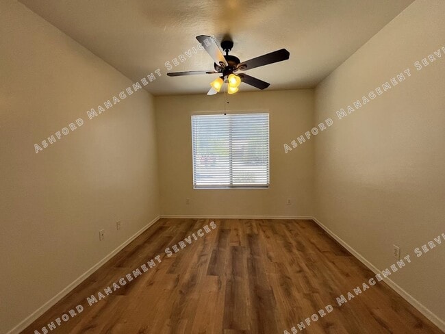 Building Photo - 2046 S 171st Dr