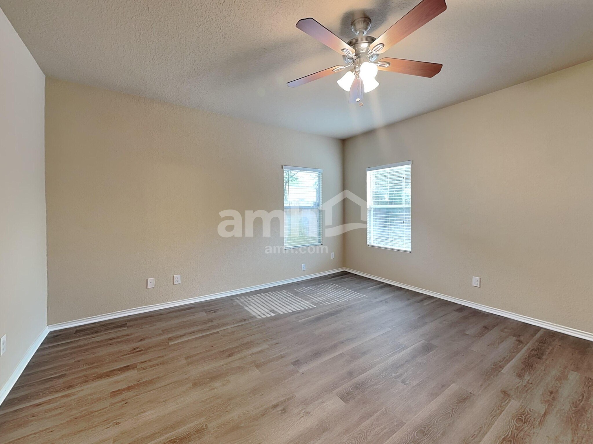 Building Photo - 9811 Rainbow Crk