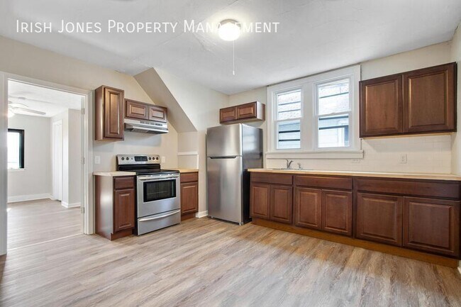 Building Photo - 56 Fredro St