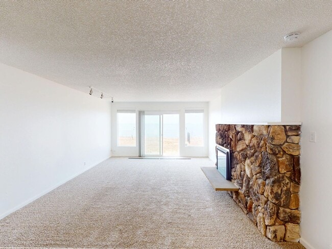 Building Photo - ***PENDING APPLICATION***High Bank Waterfr...
