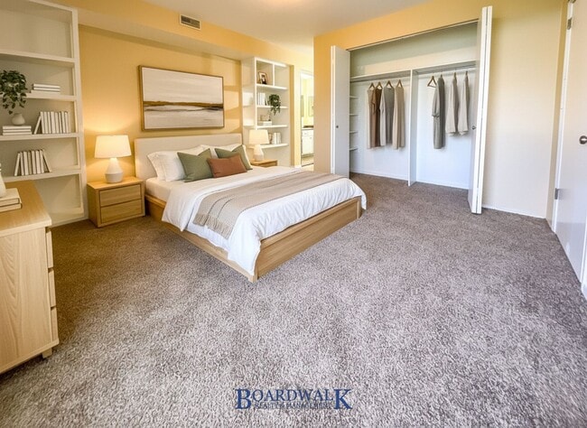 Building Photo - Beautiful 2 bed 2 bath Condo