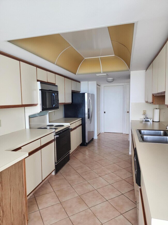 Building Photo - 4201 N Ocean Blvd