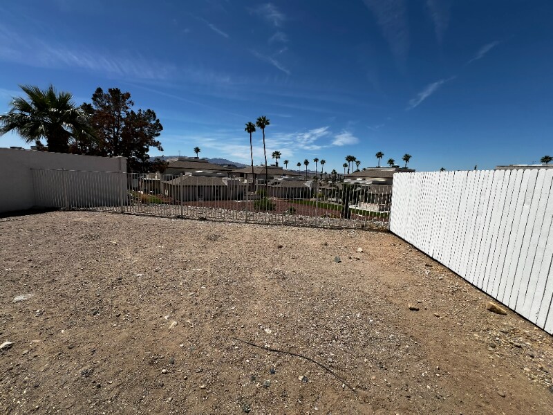 Building Photo - 261 Cottonwood Dr