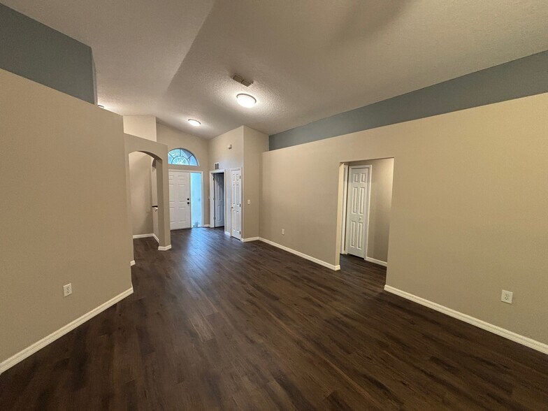 Main Living Room - 2302 Northern Leaf St