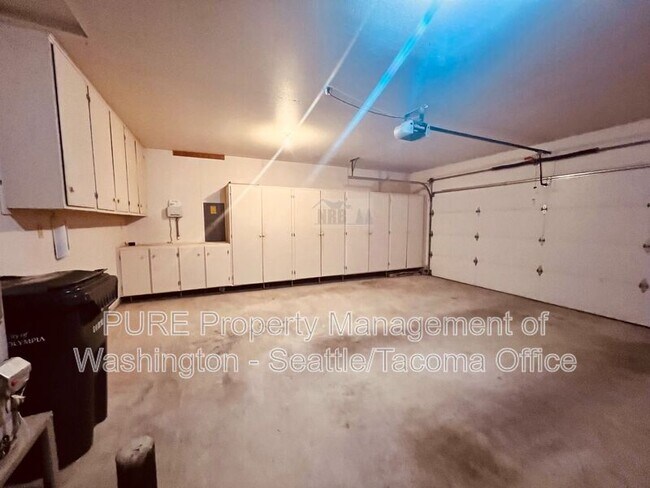 Building Photo - 2913 Briar Lea Loop SE