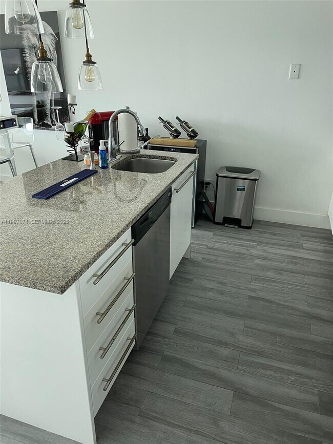 Building Photo - 888 Biscayne Blvd