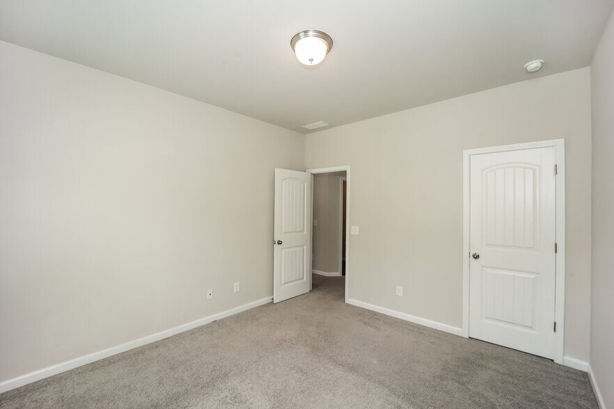 Building Photo - 167 Preserve Dr