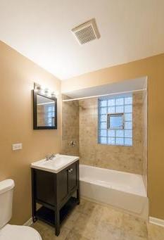 1st Floor Bath - 1327 W Foster Ave