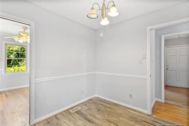 Building Photo - 464 Teal Ct