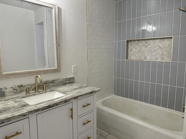 Building Photo - 2704 31st St