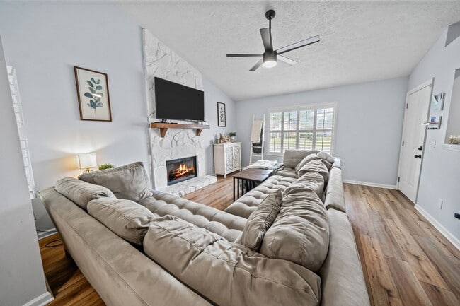 Building Photo - Whitemarsh Island Gem - Charming 3-Bedroom Home on a Corner Lot in Battery Point