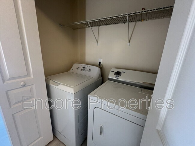 Building Photo - 3913 Swinton St