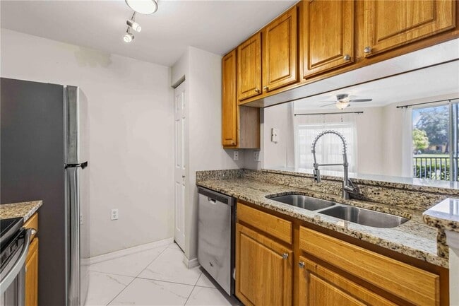 Building Photo - 5655 Bentgrass Dr
