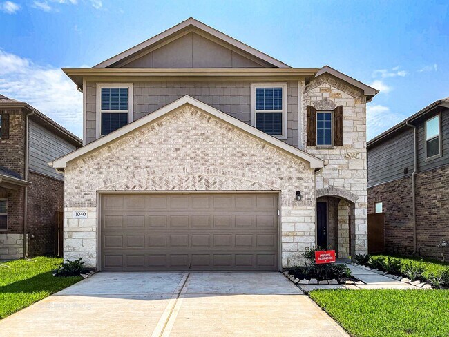 Primary Photo - 1040 Greenshank Dr
