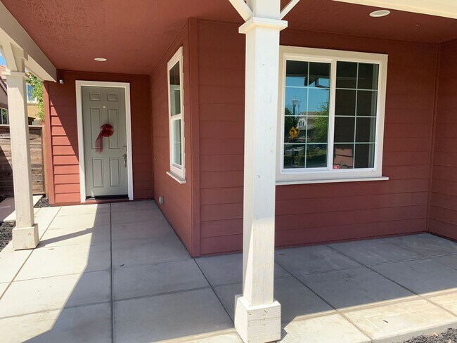 Building Photo - Beautiful Single Story Brentwood Home