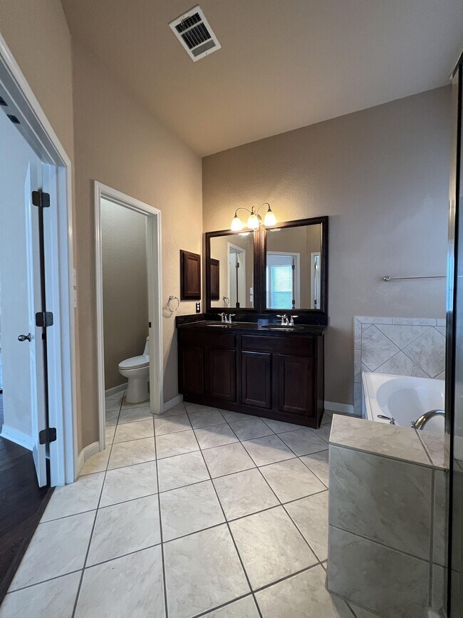 Building Photo - 25030 Buttermilk Ln