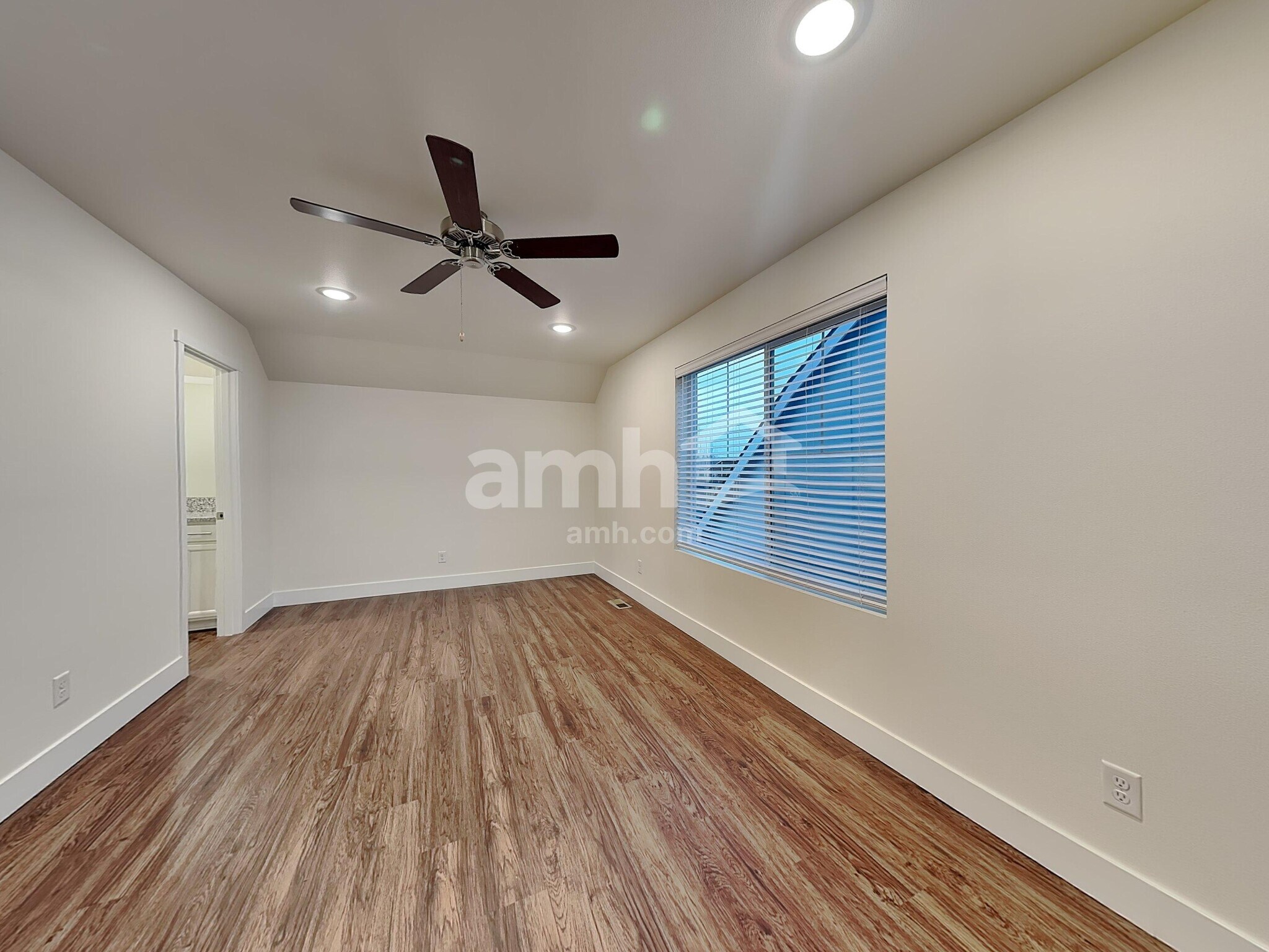 Building Photo - 23379 SE Dogwood St