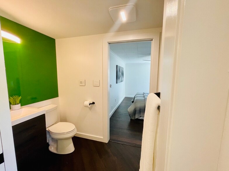 bath #2 off bedroom #2 - 8011 Shallowford Rd