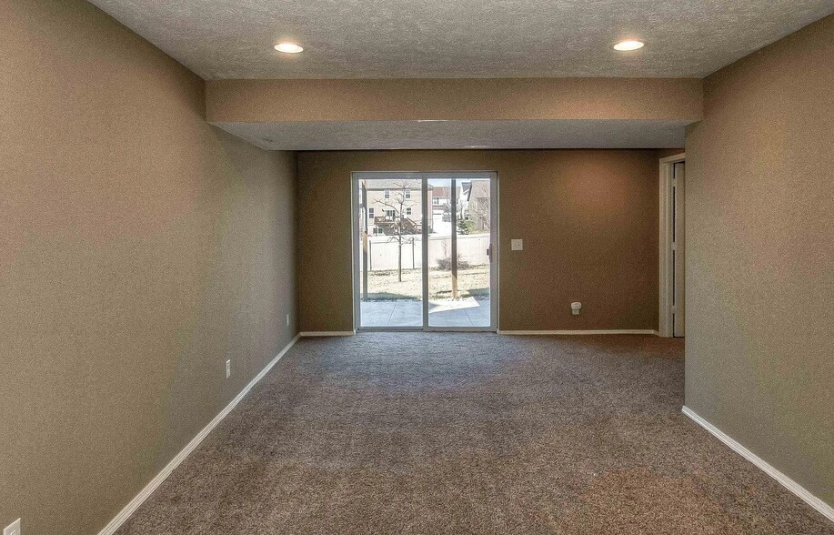 Building Photo - 8920 N 155th St