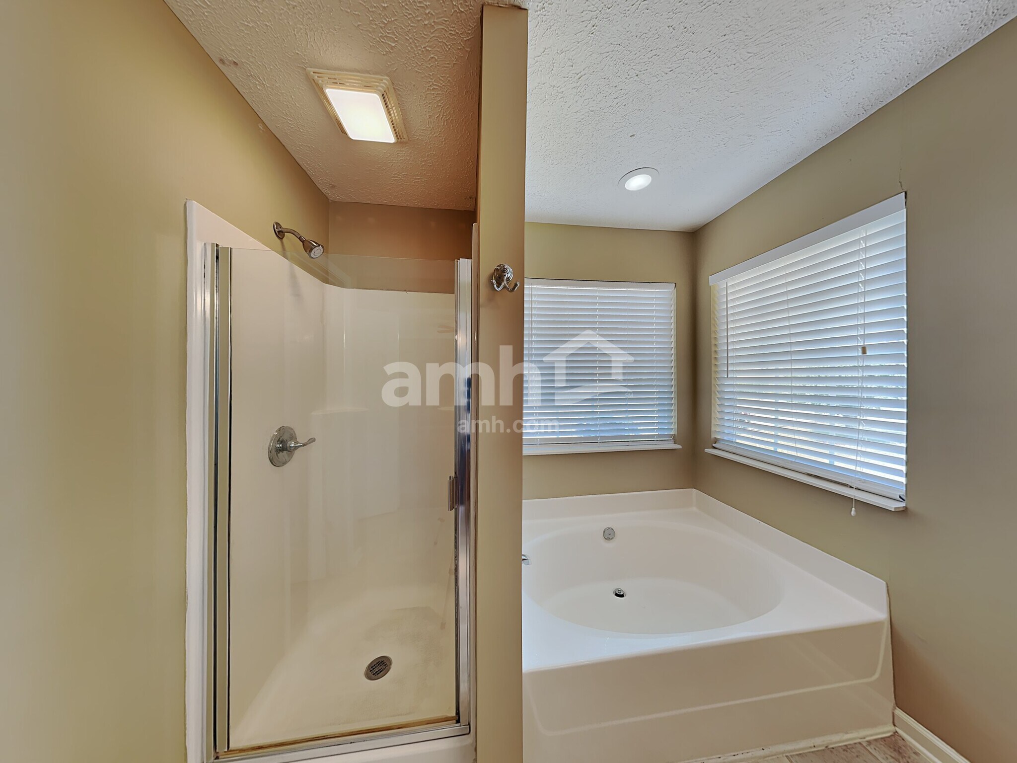 Building Photo - 1000 Brianne Ct