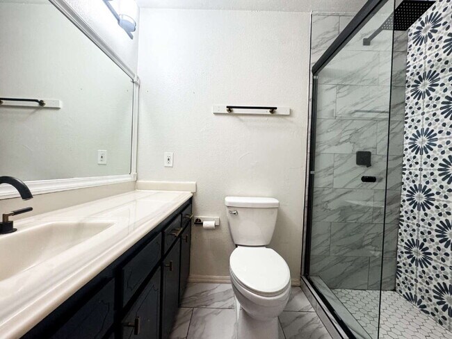 Building Photo - "Pool Home in the Center of Yuma!"