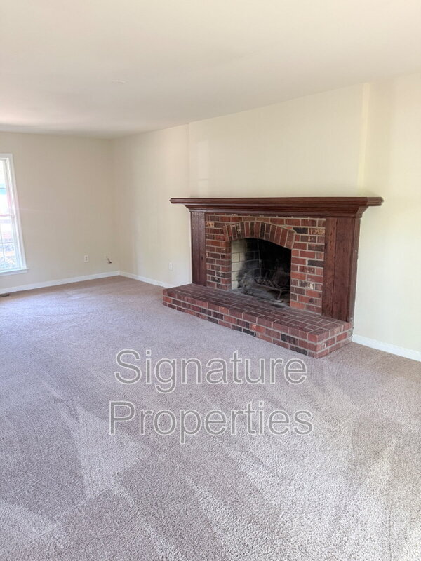 Building Photo - 5201 Hallmark Dr