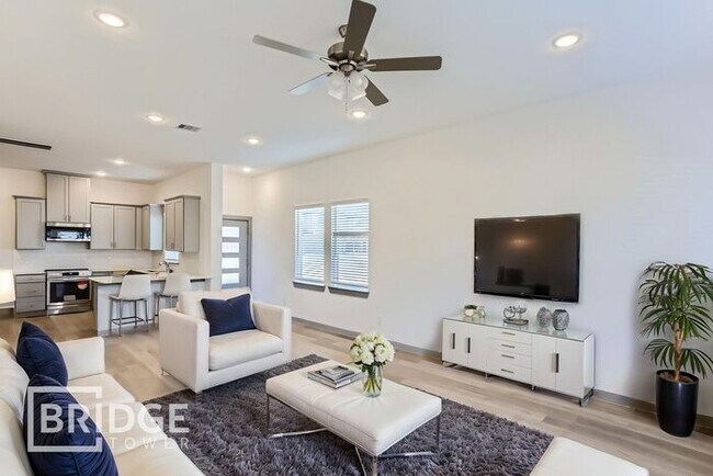 Building Photo - OXFORD-33135 Oak Heights Place, Magnolia, ...