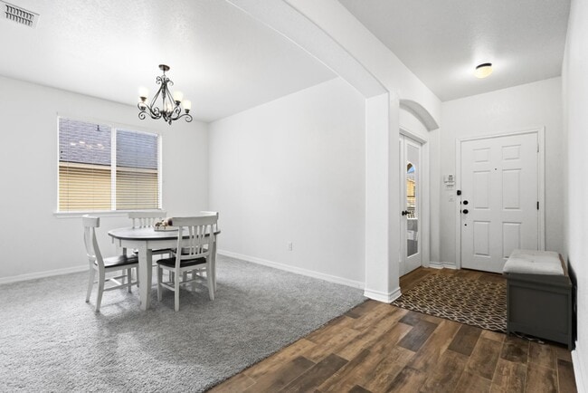 Building Photo - 2831 Elm Tree Park