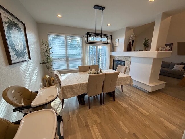 Building Photo - 9804 Grove St